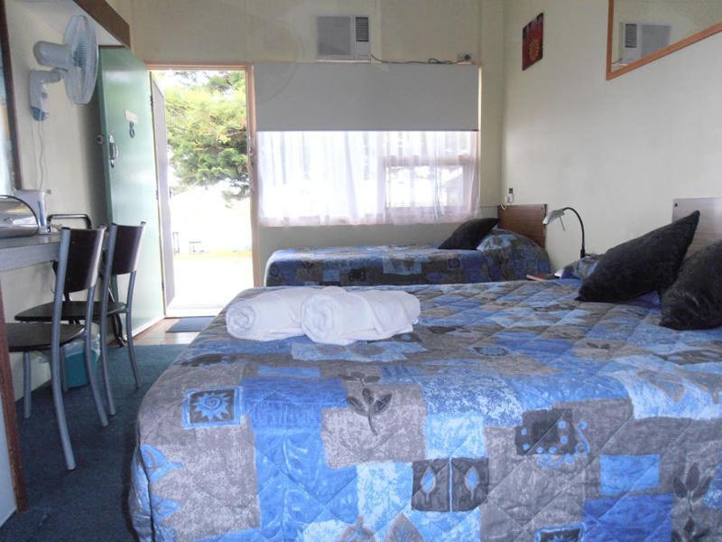 Black Swan Waterfront Motel (Adults Only) Swansea Zewnętrze zdjęcie