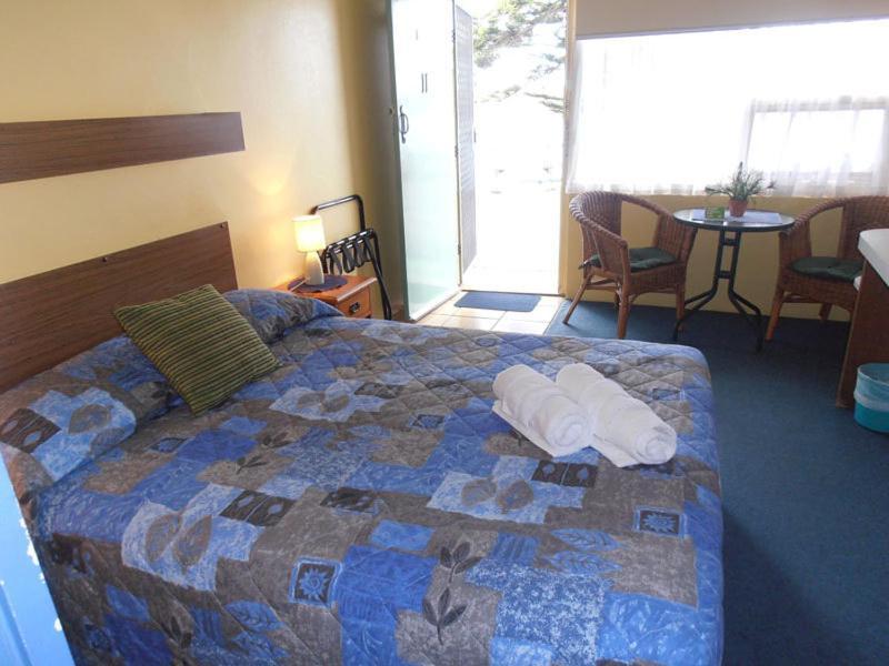 Black Swan Waterfront Motel (Adults Only) Swansea Zewnętrze zdjęcie