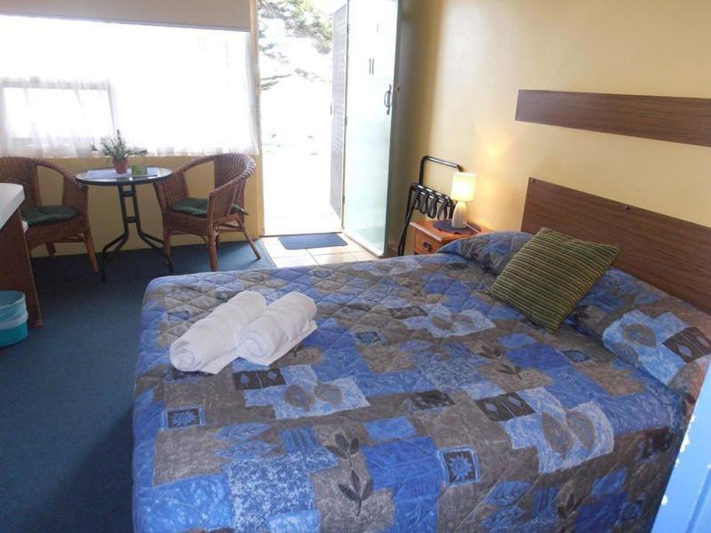 Black Swan Waterfront Motel (Adults Only) Swansea Zewnętrze zdjęcie